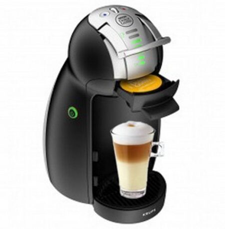 Cafeteira Nescafé Dolce Gusto Gênio / Preta / DGG0